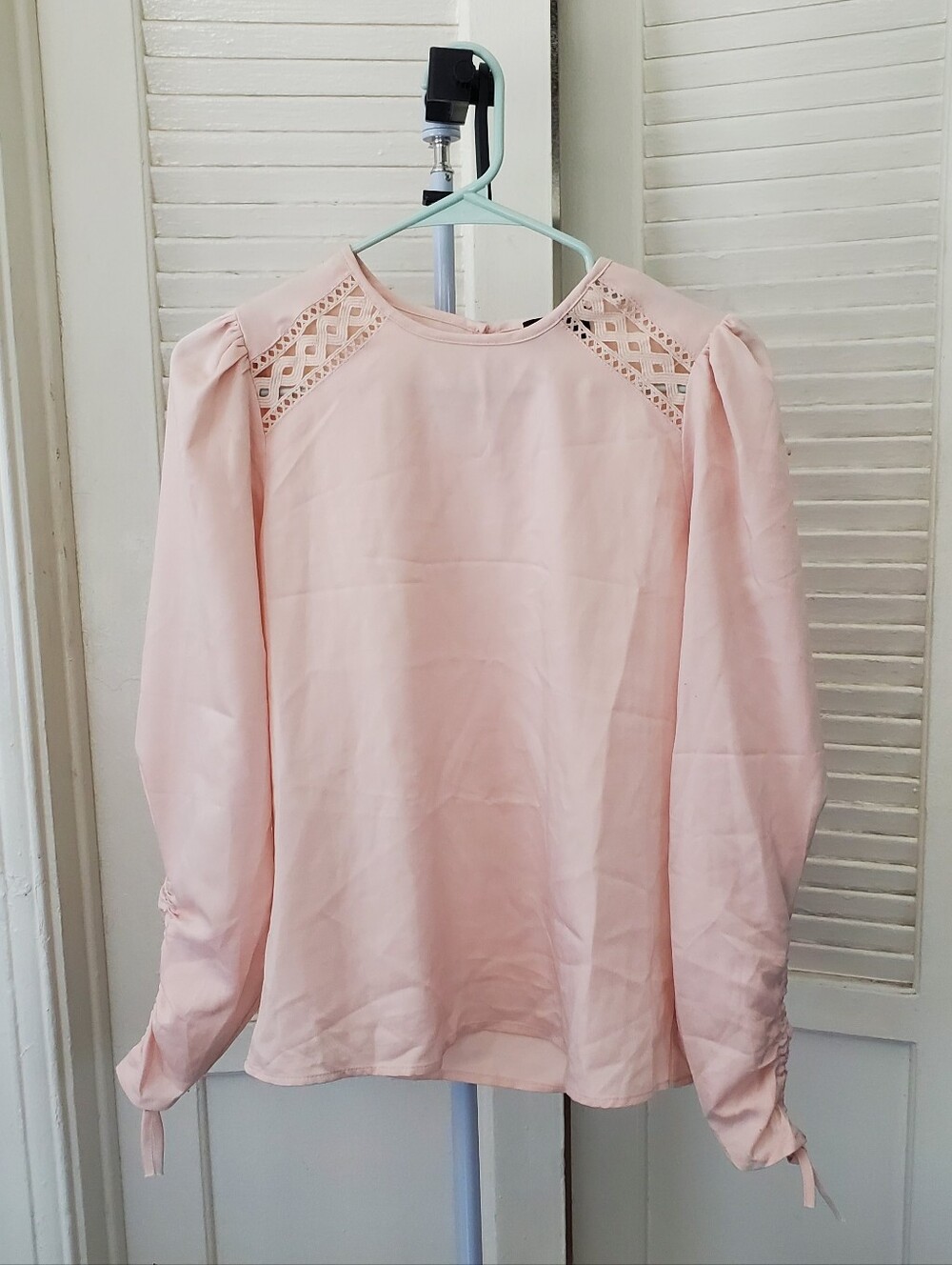 Milk & Honey Light Pink Crochet Yoke Long Sleeve Ruched Size S